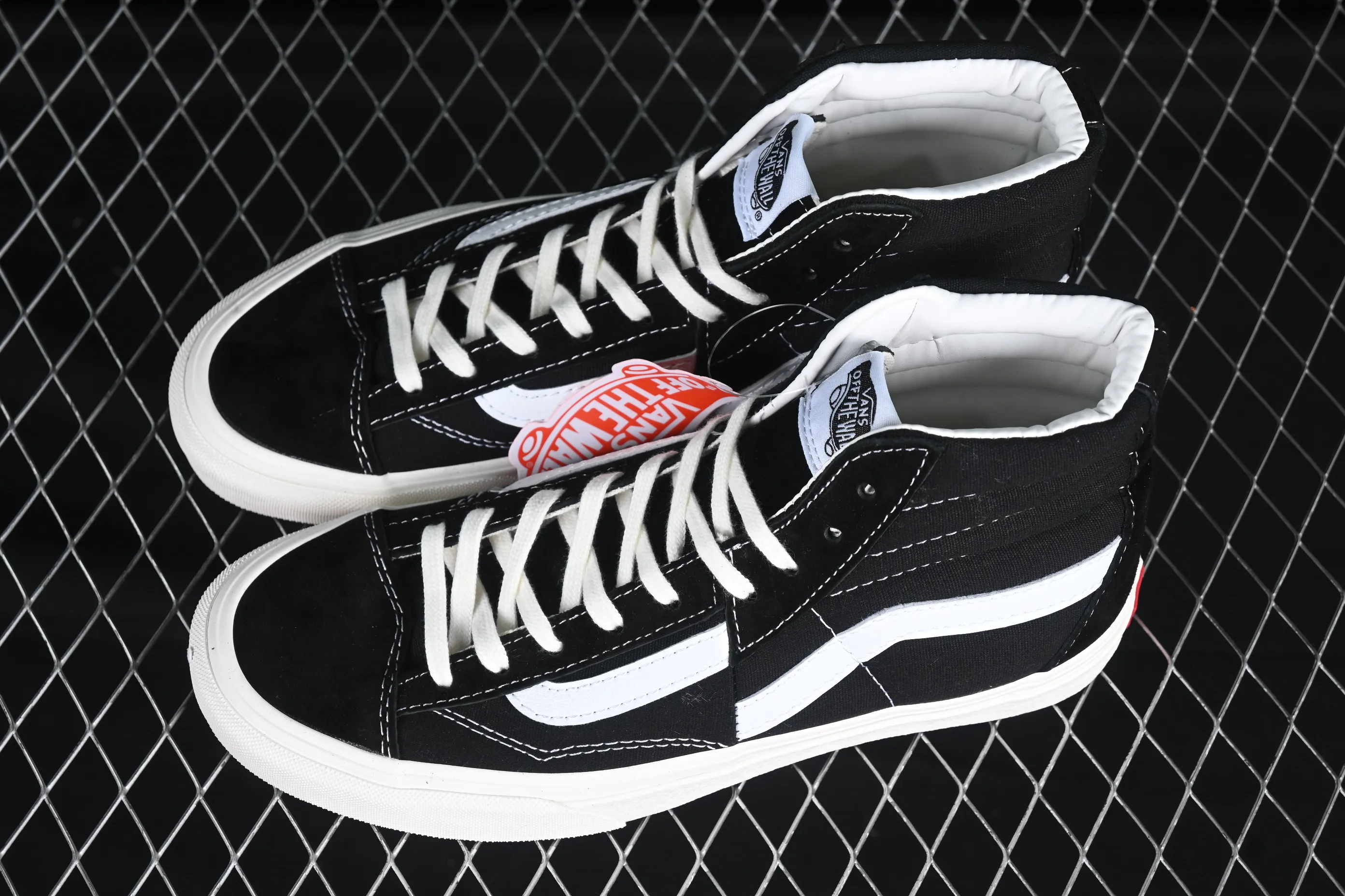 All categories Vans Vans series Vans Hi Vans high-top Vans Clash The Wall Vans fashion high-top casual sneakers VN000CNKBA2